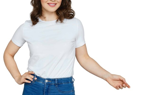 Le tee-shirt femme : un indispensable tendance pour tous